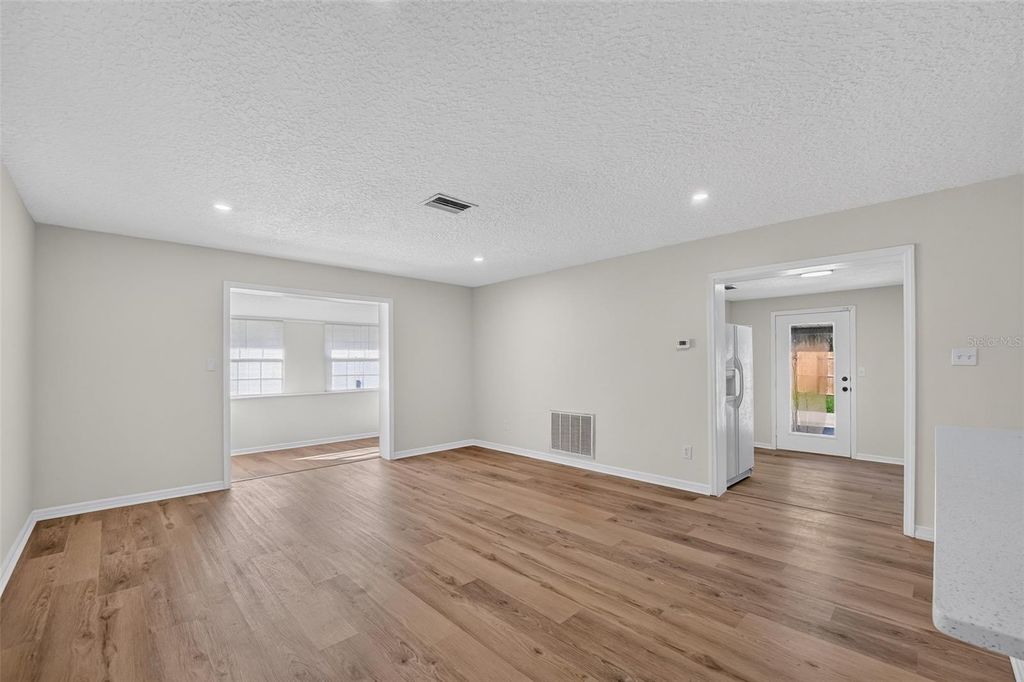 Image 8 of property listing at 10810 GENEVIEVE STREET, Orlando, FL 32825