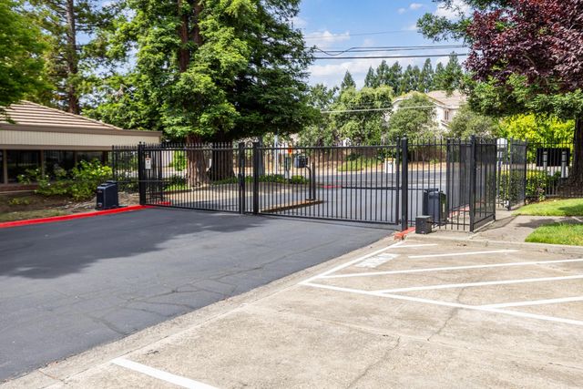 4903 Country View Ln, Fair Oaks, CA 95628