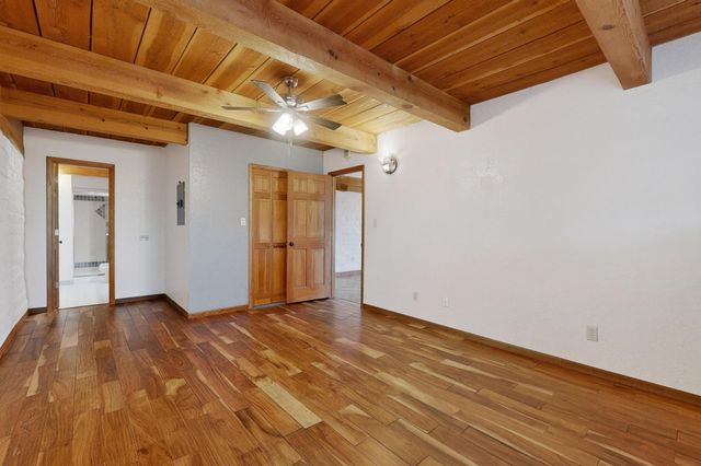 694 Lakeview Circle SE, Rio Rancho, NM 87124