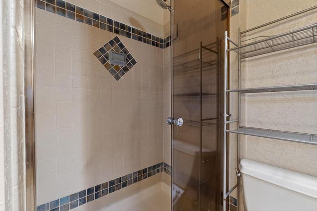 694 Lakeview Circle SE, Rio Rancho, NM 87124