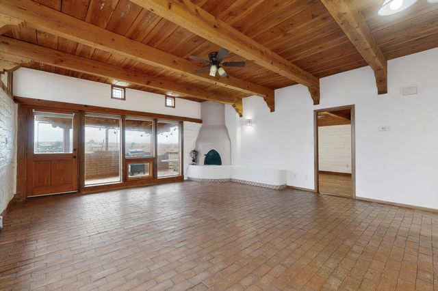 694 Lakeview Circle SE, Rio Rancho, NM 87124