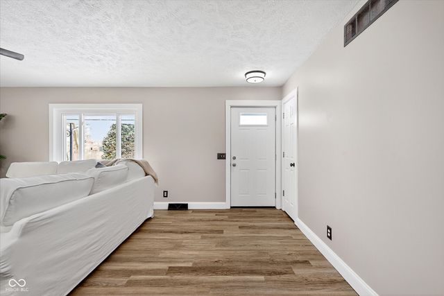 105 E North Street, Rossville, IN 46065