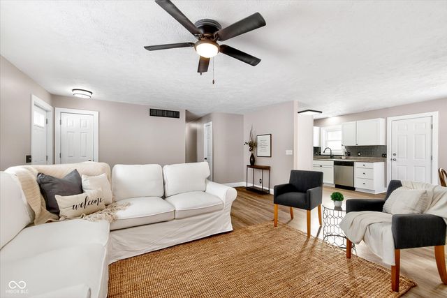 105 E North Street, Rossville, IN 46065