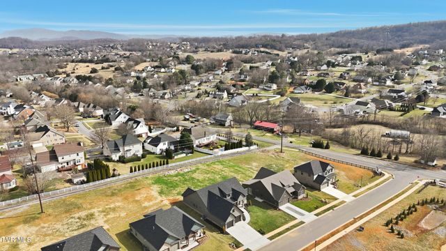 24 Glaze Farm Way, Johnson City, TN 37601
