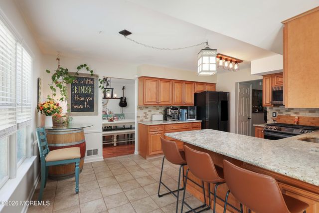 70 Starlight Road, Howell, NJ 07731
