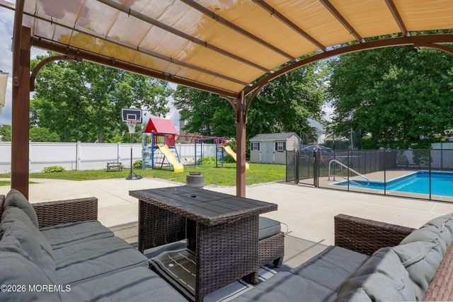 70 Starlight Road, Howell, NJ 07731