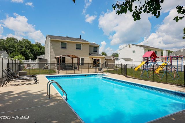 70 Starlight Road, Howell, NJ 07731