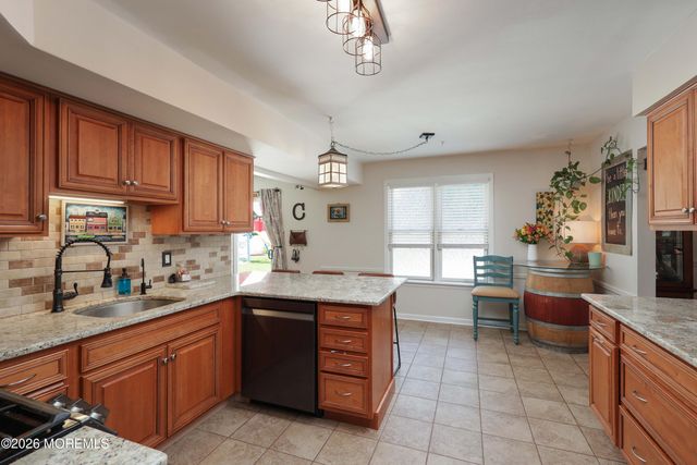70 Starlight Road, Howell, NJ 07731