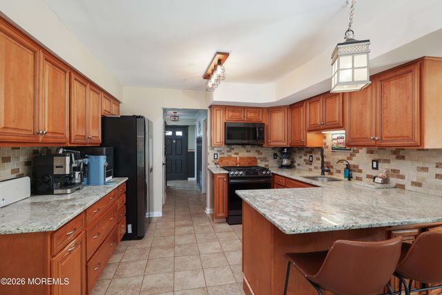 70 Starlight Road, Howell, NJ 07731