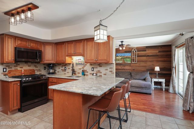 70 Starlight Road, Howell, NJ 07731