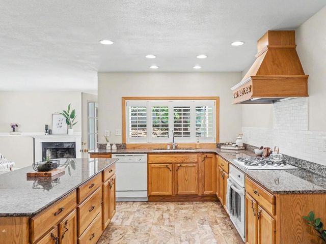 6455 Kensington Place, Gilroy, CA 95020