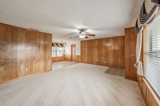 510 S Dallas Street, Kemp, TX 75143