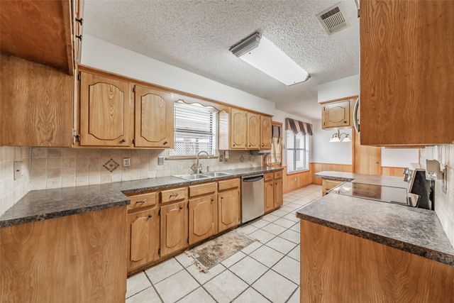 510 S Dallas Street, Kemp, TX 75143