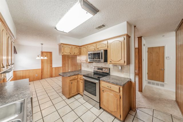 510 S Dallas Street, Kemp, TX 75143