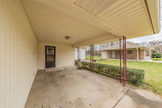510 S Dallas Street, Kemp, TX 75143
