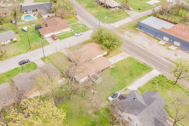 510 S Dallas Street, Kemp, TX 75143