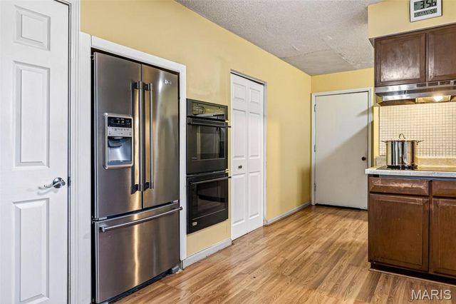 404 Conway Gardens Lane, Creve Coeur, MO 63141