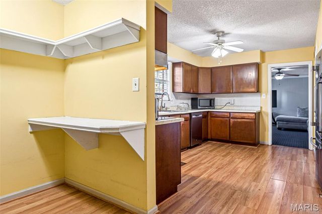 404 Conway Gardens Lane, Creve Coeur, MO 63141