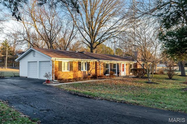 404 Conway Gardens Lane, Creve Coeur, MO 63141