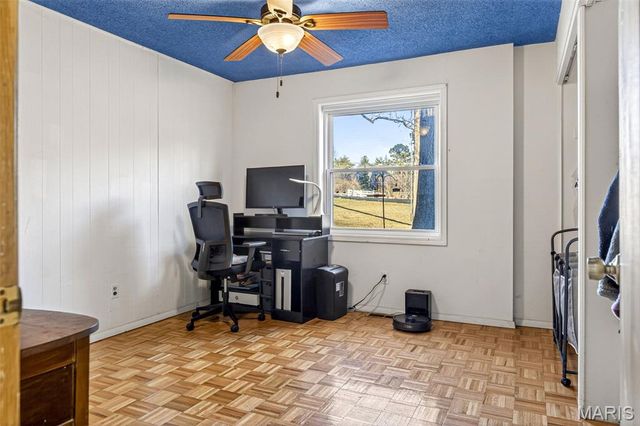 404 Conway Gardens Lane, Creve Coeur, MO 63141