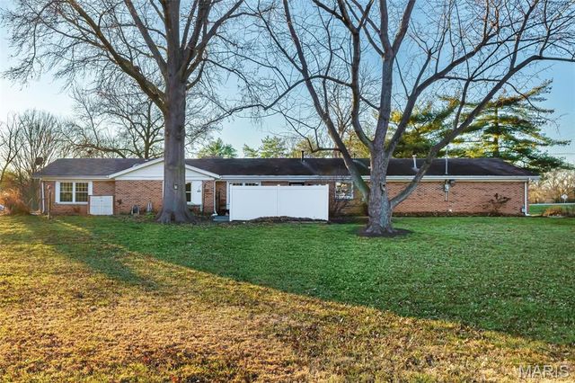 404 Conway Gardens Lane, Creve Coeur, MO 63141