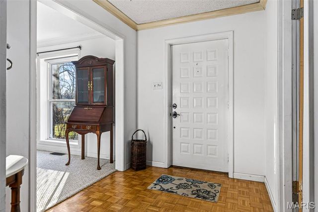 404 Conway Gardens Lane, Creve Coeur, MO 63141