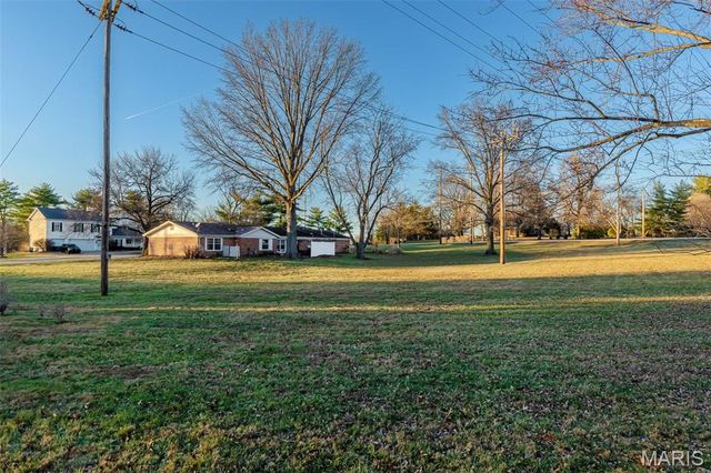 404 Conway Gardens Lane, Creve Coeur, MO 63141