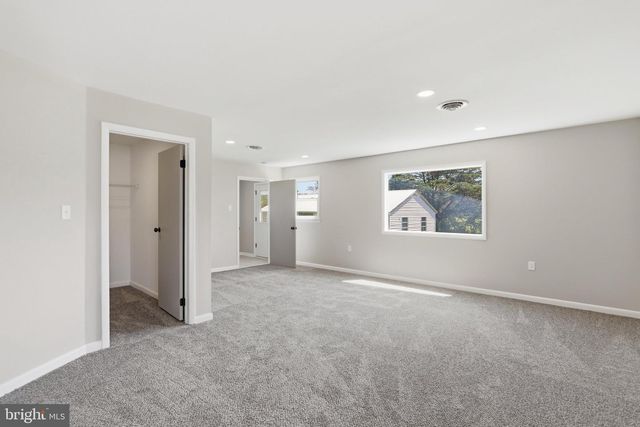 11223 VALLEY RD, Berkeley Springs, WV 25411