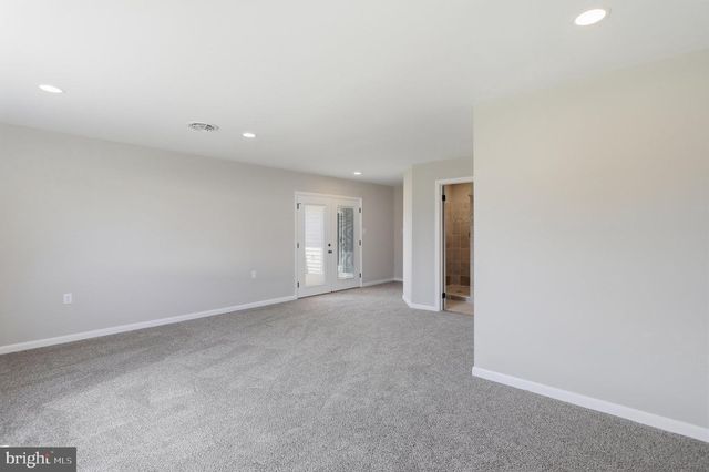 11223 VALLEY RD, Berkeley Springs, WV 25411