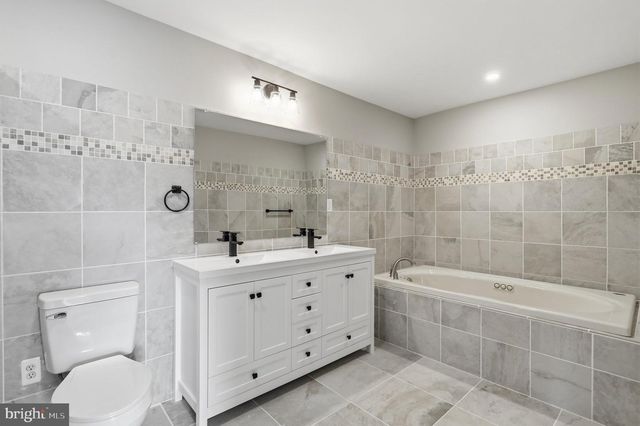 11223 VALLEY RD, Berkeley Springs, WV 25411