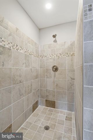 11223 VALLEY RD, Berkeley Springs, WV 25411