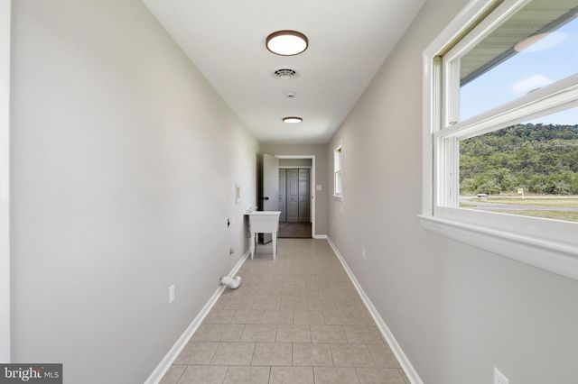 11223 VALLEY RD, Berkeley Springs, WV 25411
