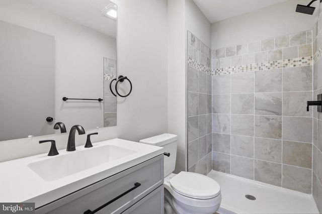 11223 VALLEY RD, Berkeley Springs, WV 25411