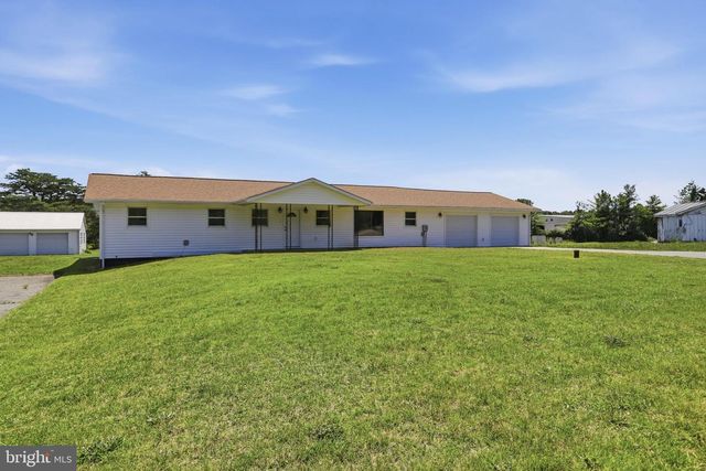 11223 VALLEY RD, Berkeley Springs, WV 25411