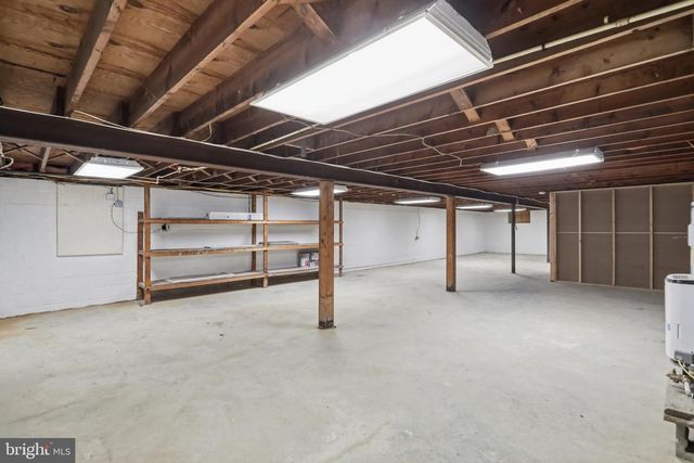 11223 VALLEY RD, Berkeley Springs, WV 25411