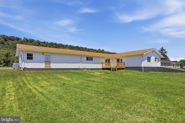 11223 VALLEY RD, Berkeley Springs, WV 25411