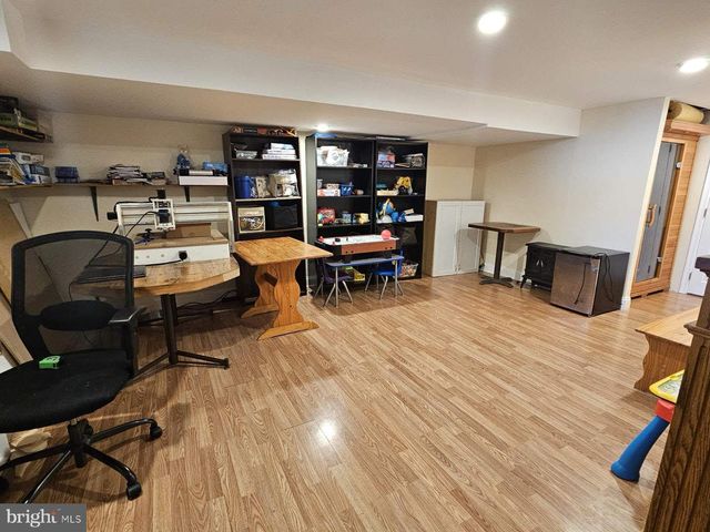 105 SCHEIVERT AVE, Aston, PA 19014