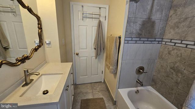 105 SCHEIVERT AVE, Aston, PA 19014