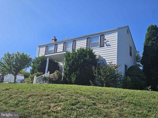 105 SCHEIVERT AVE, Aston, PA 19014