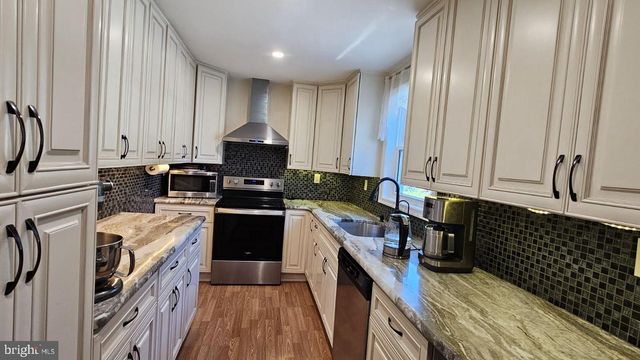105 SCHEIVERT AVE, Aston, PA 19014