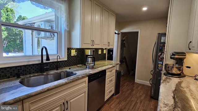 105 SCHEIVERT AVE, Aston, PA 19014