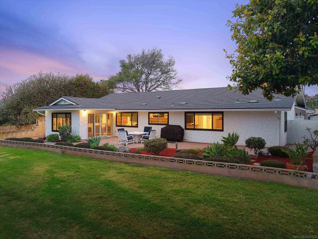 1840 San Pablo Dr, San Marcos, CA 92078