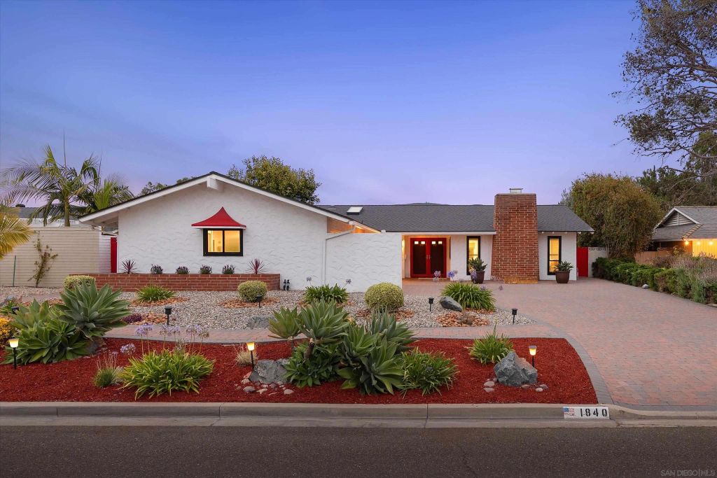 1840 San Pablo Dr, San Marcos, CA 92078
