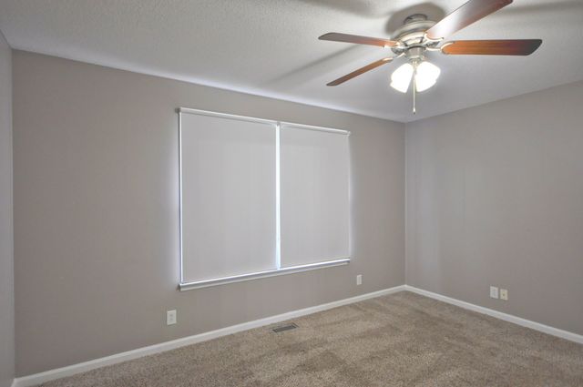 545 Donna Dr, Clarksville, TN 37042