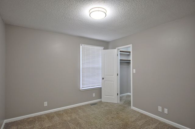 545 Donna Dr, Clarksville, TN 37042
