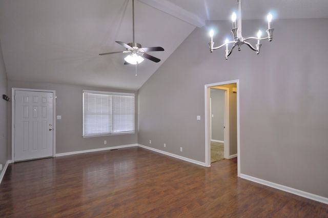 545 Donna Dr, Clarksville, TN 37042
