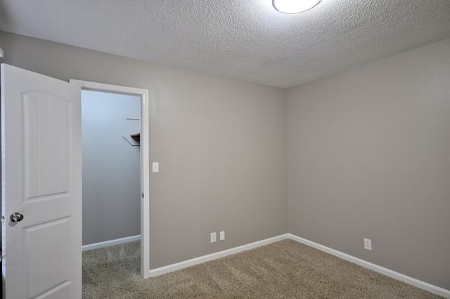 545 Donna Dr, Clarksville, TN 37042