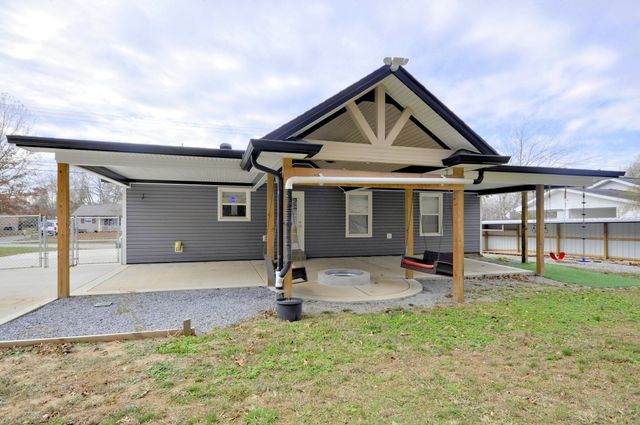 545 Donna Dr, Clarksville, TN 37042