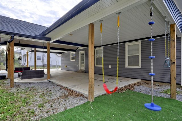 545 Donna Dr, Clarksville, TN 37042