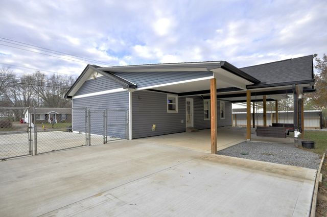 545 Donna Dr, Clarksville, TN 37042